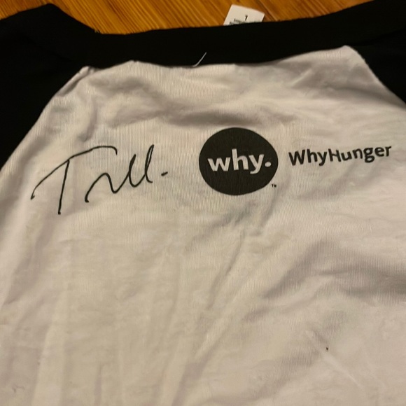 RARE “Hunger Is A Crime” Baseball-Style Shirt! Tom Morello Signature On Back! - Picture 3 of 4